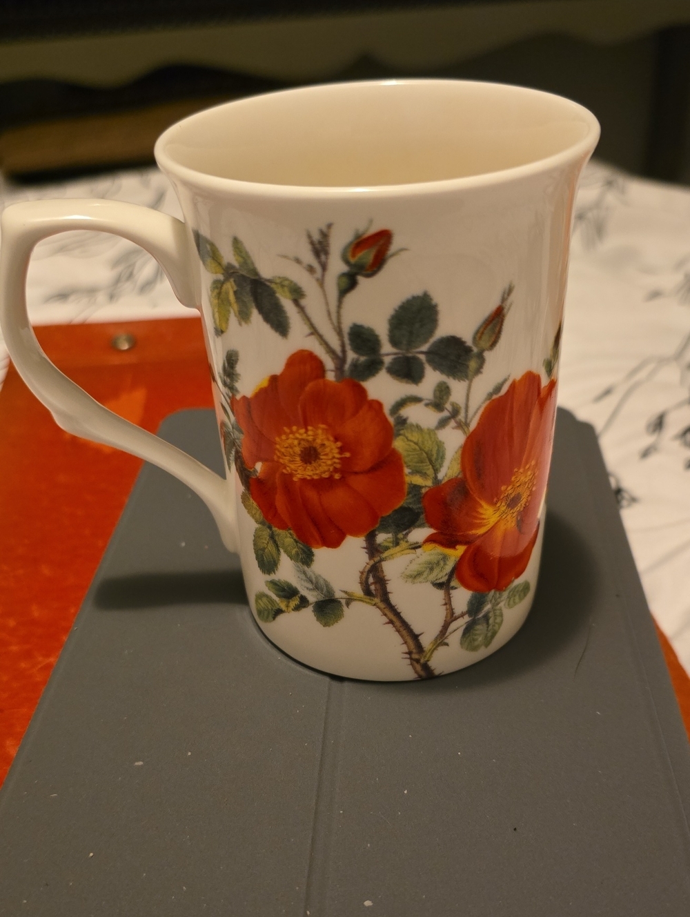 STECHCOL GRACIE BONE CHINA COFFEE MUG CUP RED ROSES #09083